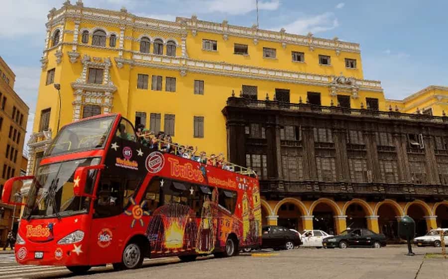 Lima : City tour 360° Panoramic bus - Sightseeing Tour - San Isidro and the modern side of the capital