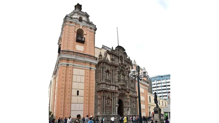 LIMA WALKING TOUR CATACOMBS FROM MIRAFLORES, HISTORICAL CENTER, WINES+BUS - Value, timing, and who should book