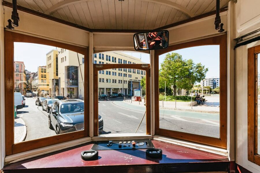 Lisbon: 72/96-Hour Hop-On Hop-Off Bus, Tram & Boat Ticket - Taking the Hills Tramcar through Alfama and Mouraria