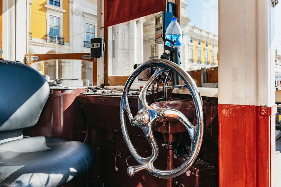 Lisbon: 72/96-Hour Hop-On Hop-Off Bus, Tram & Boat Ticket - Riding west to Belém on the blue route
