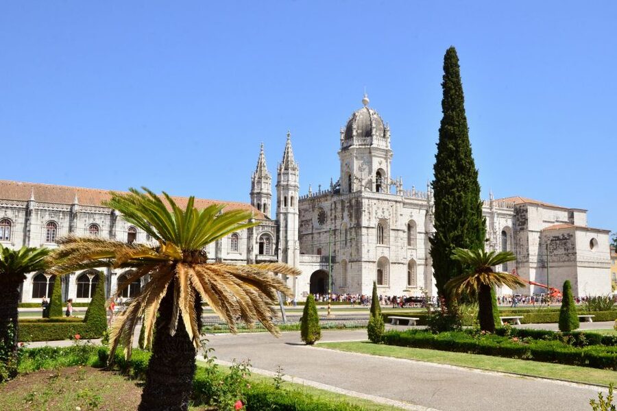 Lisbon: Boat Tour Ticket and Hop-on Hop-off 48-Hour Bus. - FAQ