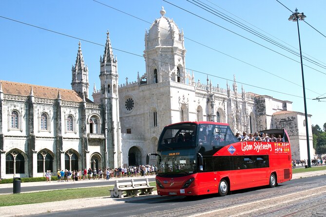 Lisbon Hop-On Hop-Off Bus and Boat Tour with Oceanário Ticket - The Castle Line reaches old Lisbon, but hills still matter