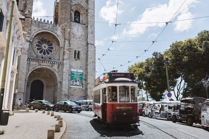 Lisbon Hop-On Hop-Off Bus, Tram Tour, River Cruise for 72/96Hour - Restauradores and Rossio: the practical starting point