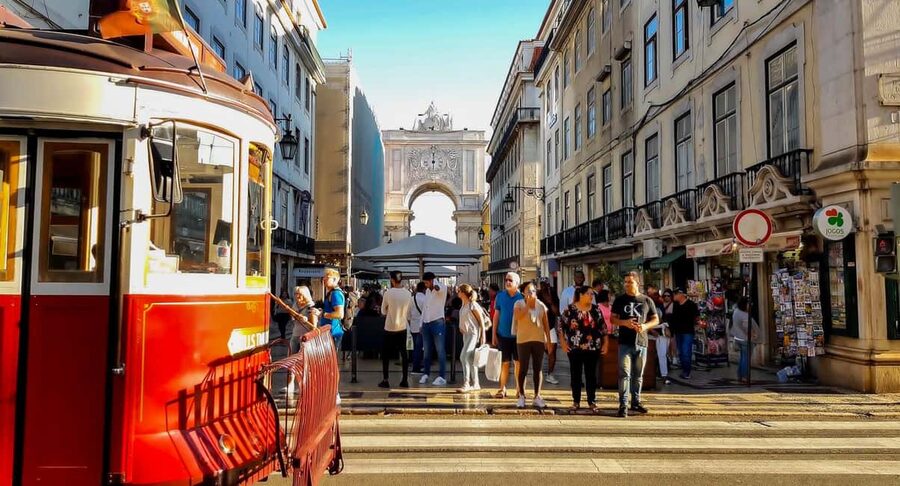 Lisbon: Tuk Tuk Hop-On Hop-Off Tour - Why a Lisbon tuk tuk works so well