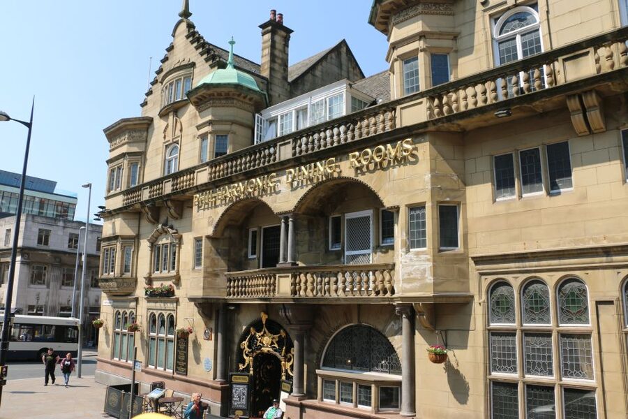 Liverpool: Open-Top Sightseeing Hop-On Hop-Off Bus Tour - The 50-minute circuit, stop by stop