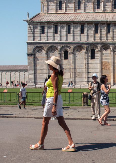 Livorno: Shore Excursion to Pisa and Livorno Bus Tour - Finding your way to Piazza dei Miracoli