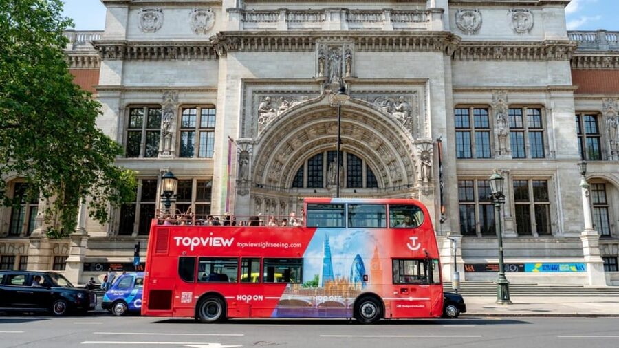 London: 24-Hour Hop-On Hop-Off Bus Pass - The Park and Palace Tour, London’s greener side