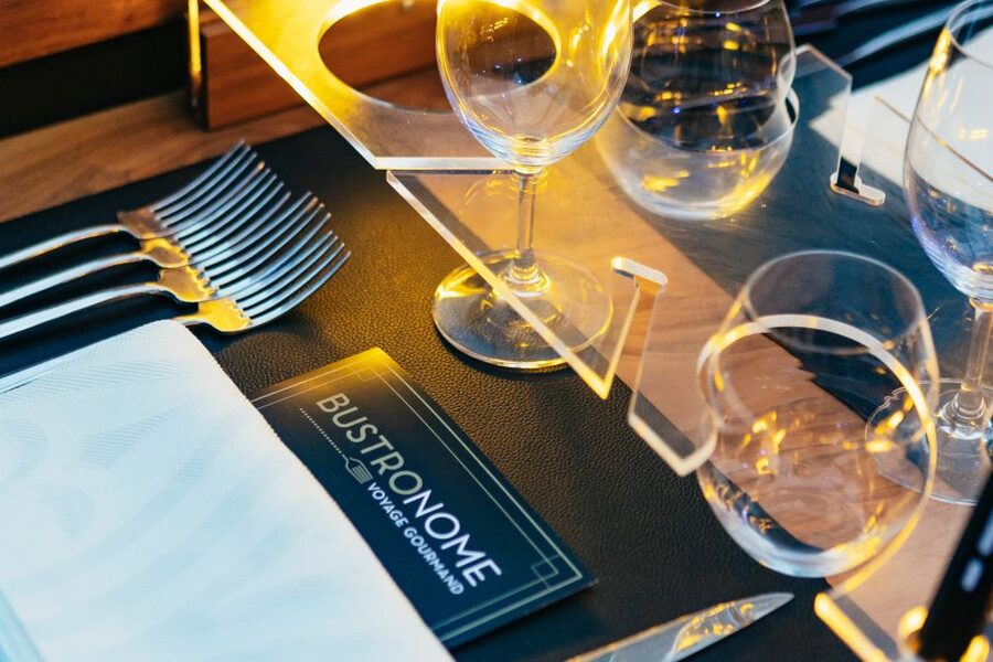 London: 6-Course Gourmet Dinner on a Luxury Coach - London landmarks from the upper deck