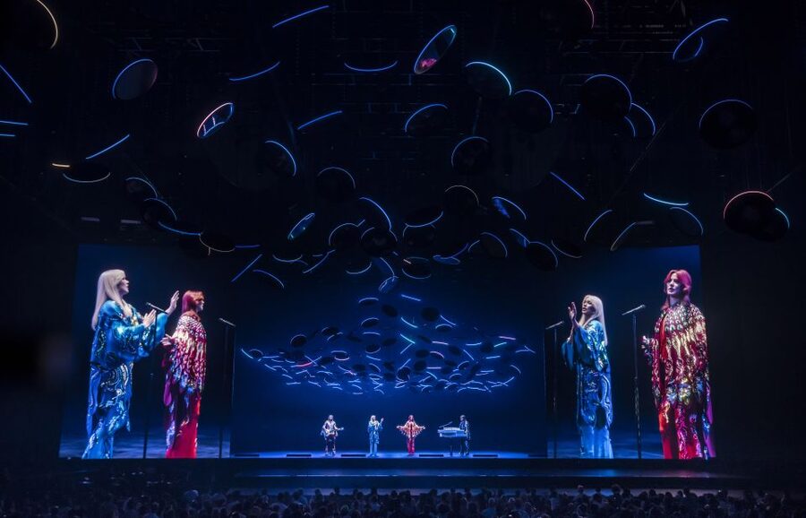 London: ABBA Voyage Express Bus and Optional Concert Ticket - What happens inside during the 90-minute show