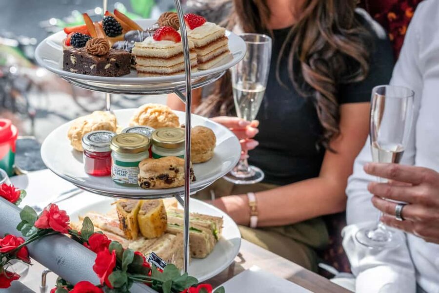 London: Afternoon Tea Bus Tour & London Eye Option - What arrives on your tea stand