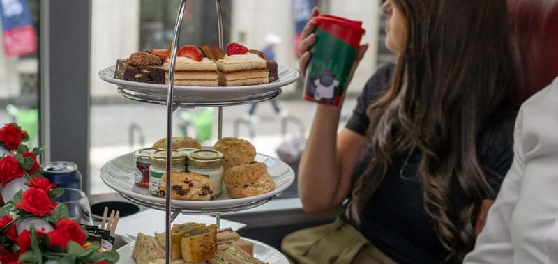 London: Afternoon Tea Bus Tour & London Eye Option - Where you sit can change the experience