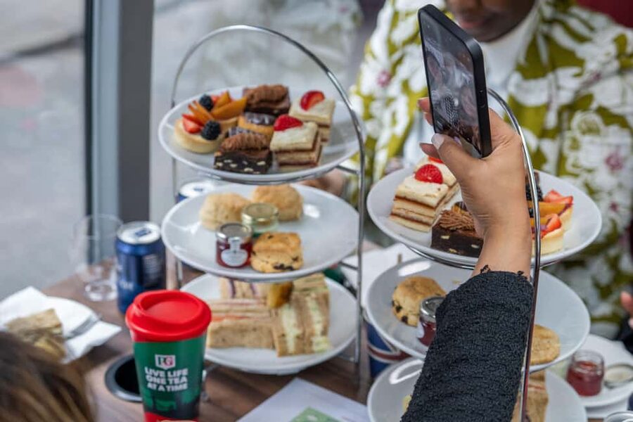 London: Afternoon Tea Bus Tour & London Eye Option - Rain, darkness, and traffic matter