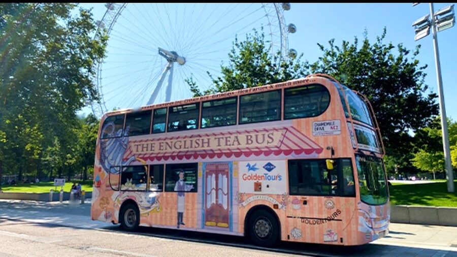 London: Afternoon Tea Bus with a Glass of Prosecco - Who will enjoy this London tea bus most?