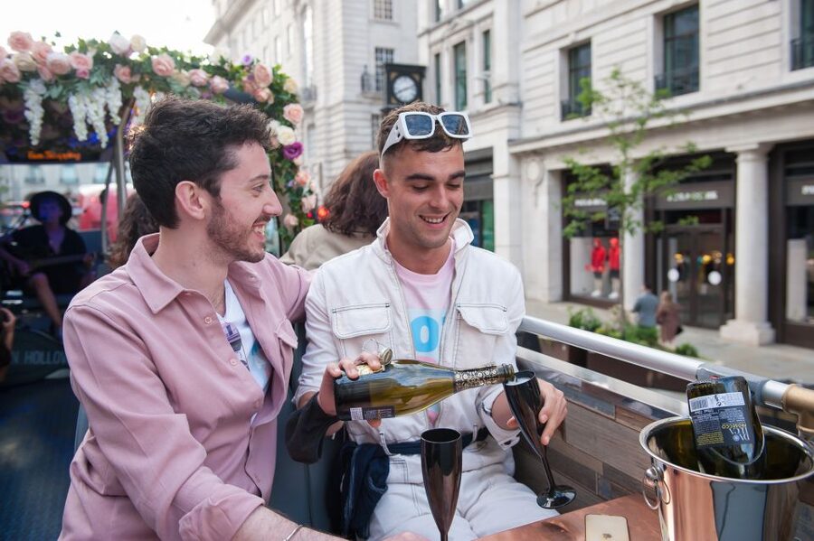 London: Bar Bus Tour by Tootbus - What the $36.77 price gets you