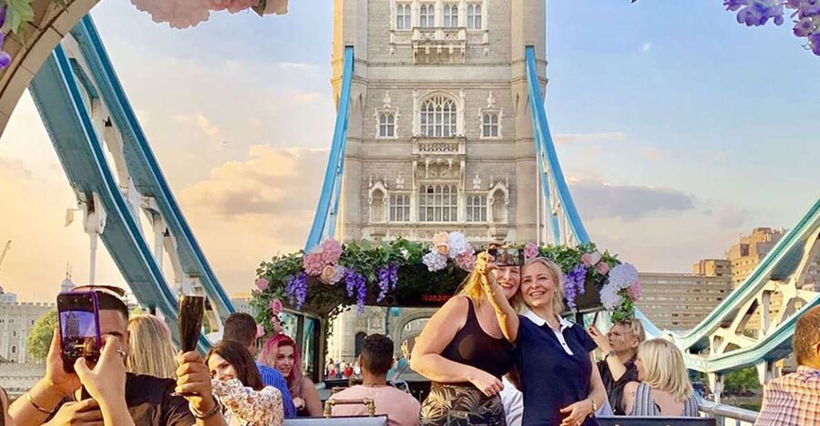 London: Bar Bus Tour by Tootbus - Who should book this experience