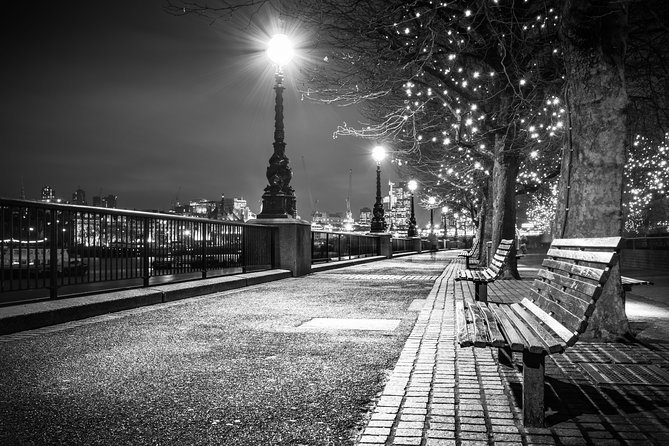 London by Night Bus Tour with Christmas Lights and Live Guide - Big Ben and the return to the London Eye