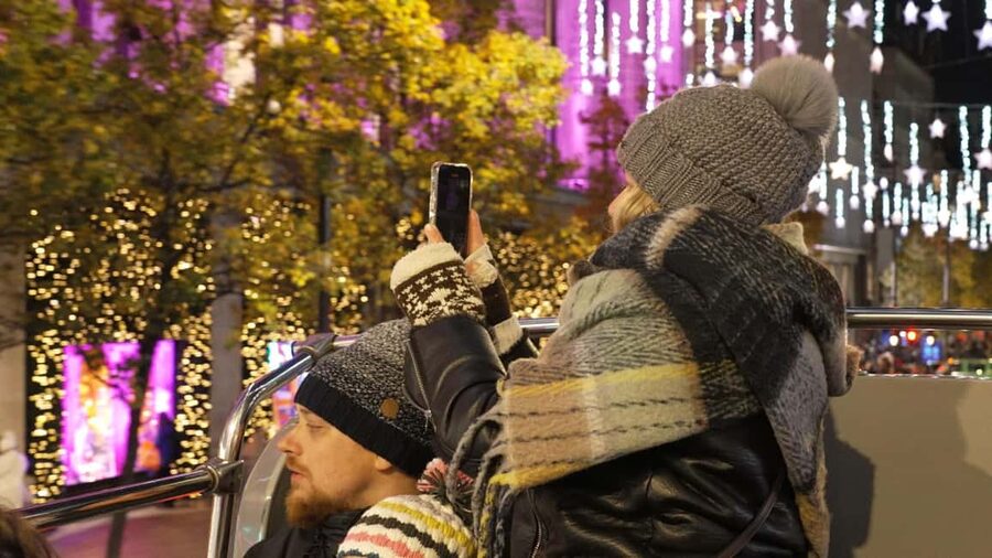 London: Christmas Lights Bus Tour With Live Guide - Why a bus is a smart way to see London at Christmas
