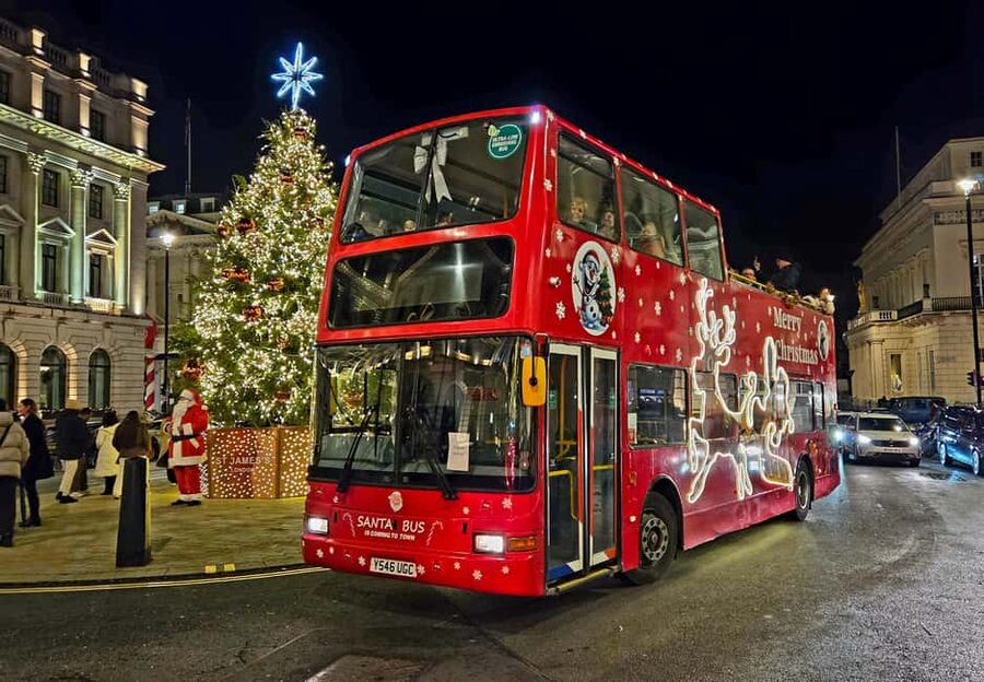 London: Christmas Lights Santa Sleigh Open-Top Tour - St James’s and Piccadilly bring the prettiest lights