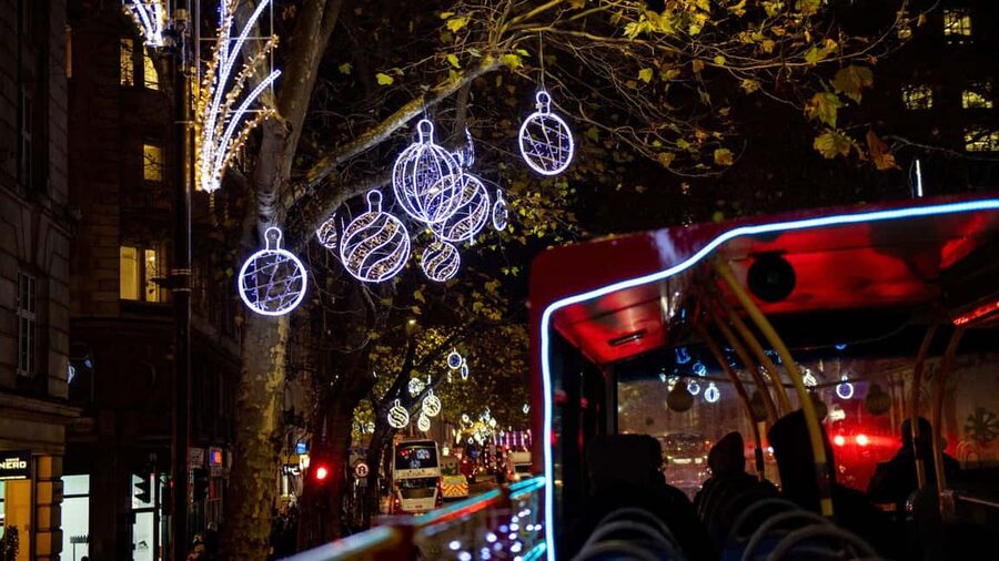 London: Christmas Lights Santa Sleigh Open-Top Tour - Who should book this Christmas lights ride?