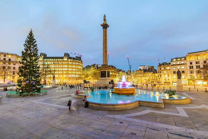 London: Christmas Lights Tour by Vintage Double-Decker Bus - Knightsbridge and the polished evening route
