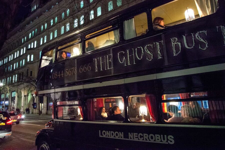 London: Comedy Horror Ghost Tour on a Bus - The Tower area and London Bridge
