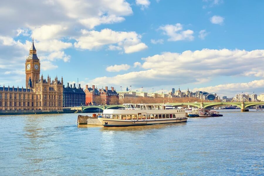London: Full-Day Sightseeing Bus Tour with River Cruise - St. Paul’s Cathedral and Wren’s great interior