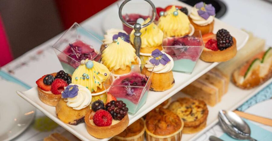 London: Gin and Afternoon Tea Bus Tour with Audio Guide - A moving afternoon tea on a Routemaster