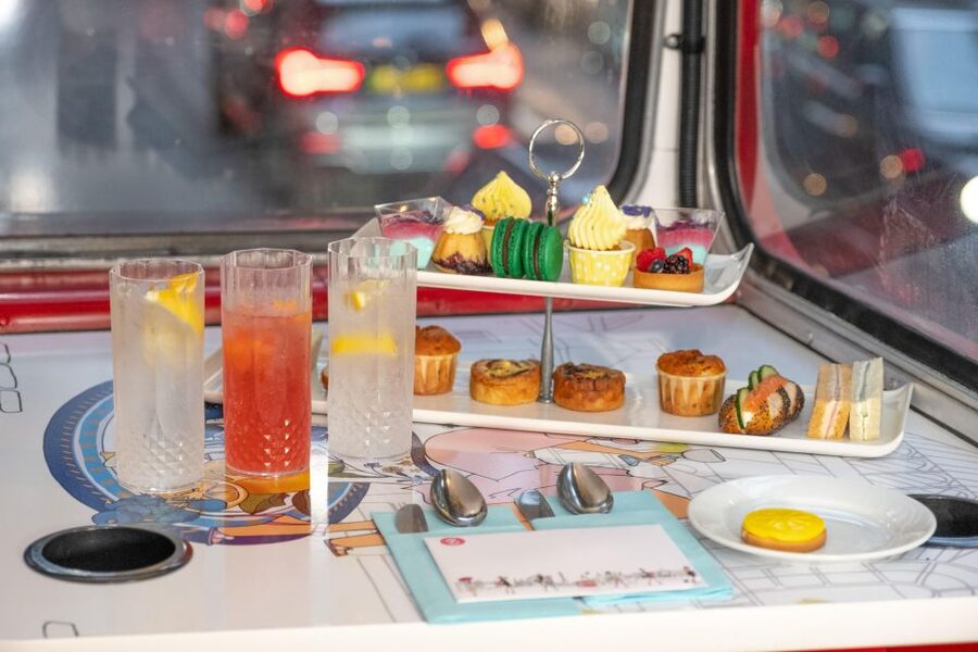 London: Gin and Afternoon Tea Bus Tour with Audio Guide - Who should book this experience?