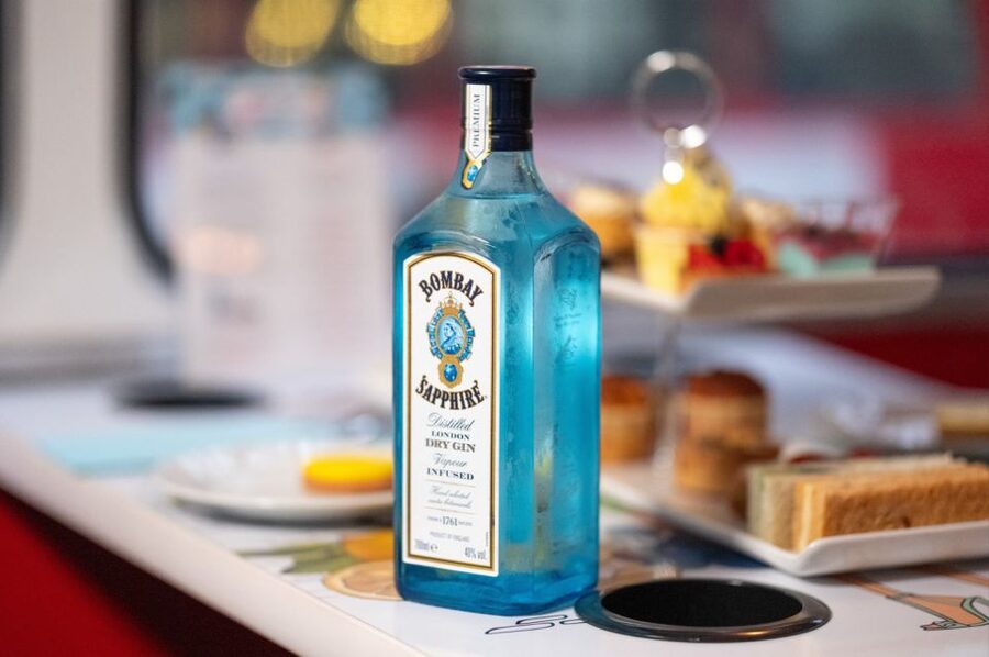 London: Gin and Afternoon Tea Bus Tour with Audio Guide - Boarding in Victoria or Trafalgar Square