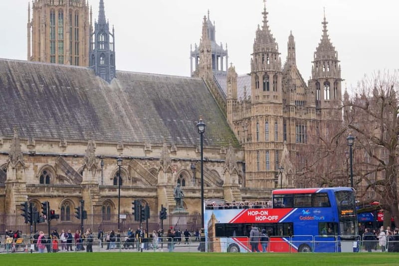 London: Golden Tours Gray Line Hop-on Hop-off Bus Tour - The Tower of London and Tower Bridge