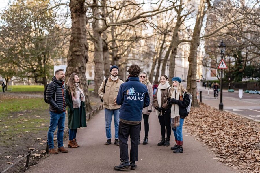 London: Harry Potter Walk, Hop-on Hop-off Bus Tour & Cruise - What the Vox City app adds