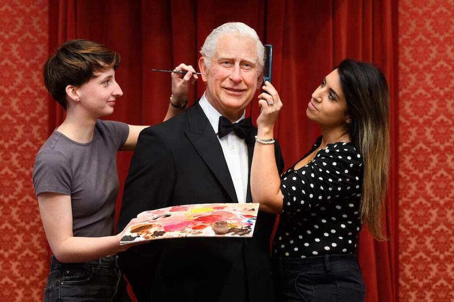London: Hop-on Hop-off Bus Tour and Madame Tussauds Ticket - Madame Tussauds gives the day its anchor