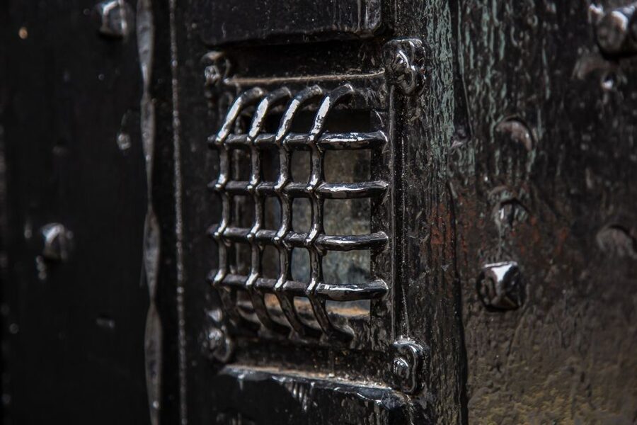 London: Jack The Ripper and Sherlock Holmes Bus Tour - Executions at Banqueting House and the Old Bailey