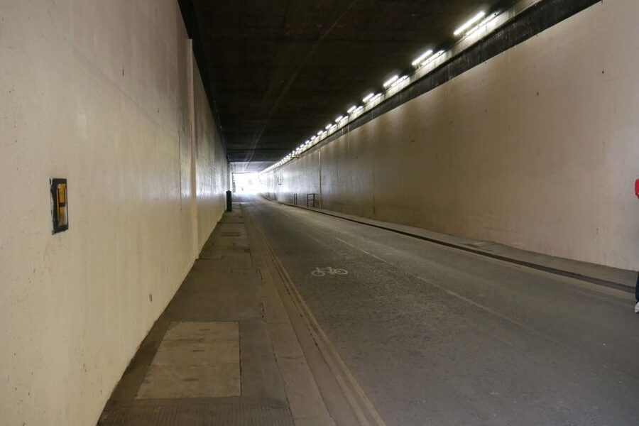 London: James Bond Small Group Mini Coach Tour - MI6 headquarters and the real world of espionage