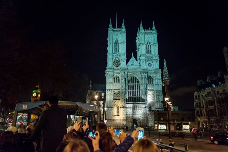 London: Nighttime Open-Top Sightseeing Tour with Live Guide - Trafalgar Square and Piccadilly Circus after dark