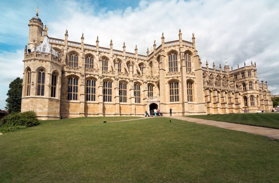 London: Stonehenge, Windsor, and Bath Day Trip by Bus - What to bring and how to handle the pace