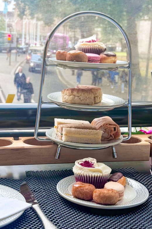 London: Taylor Swift-Inspired Afternoon Tea Bus Tour - A Taylor Swift soundtrack with London through the window