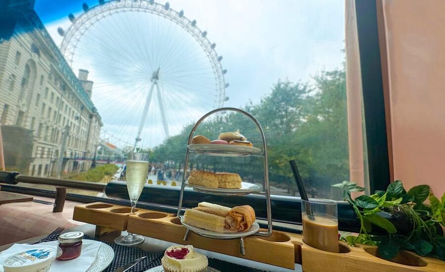 London: Taylor Swift-Inspired Afternoon Tea Bus Tour - What the 90-minute ride is really like