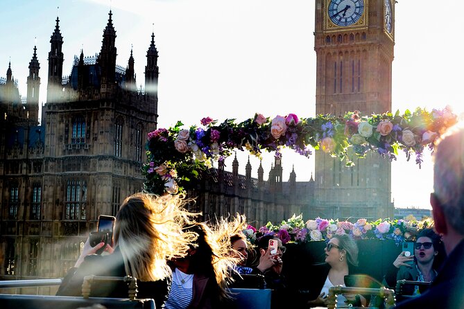 London Tootbus Bar Bus Sunset Tour with Drinks - Tower of London and St. Paul’s Cathedral