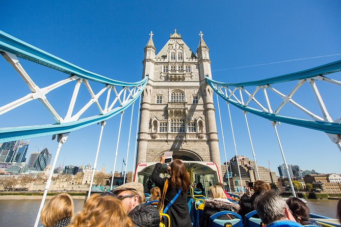 London Tootbus Hop on Hop off Bus Tour and Thames River Cruise - Buckingham Palace, Hyde Park, and Kensington