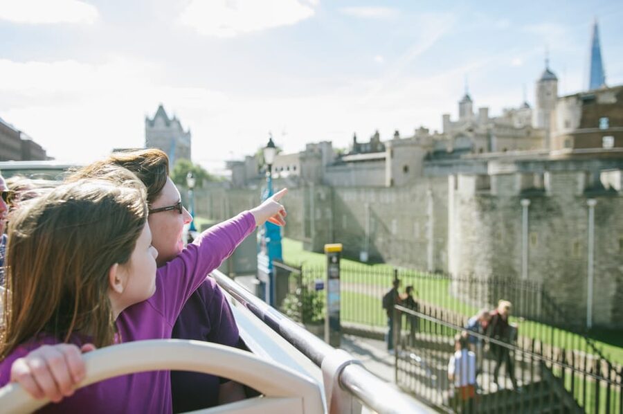 London: Tower of London, Hop-on, Hop-off Bus & River Cruise - Ride the red route through Westminster and the City