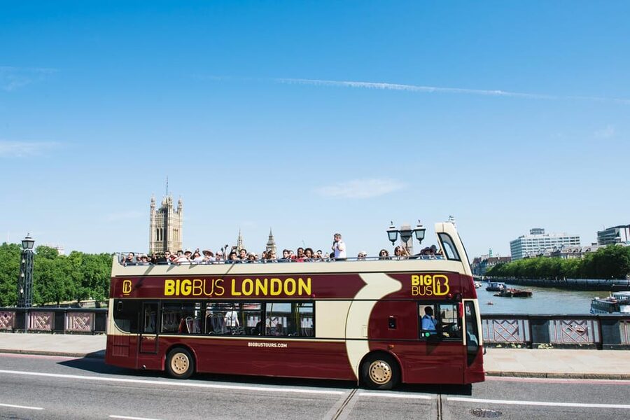 London: Tower of London, Hop-on, Hop-off Bus & River Cruise - Take the Thames cruise between Westminster and Tower Pier
