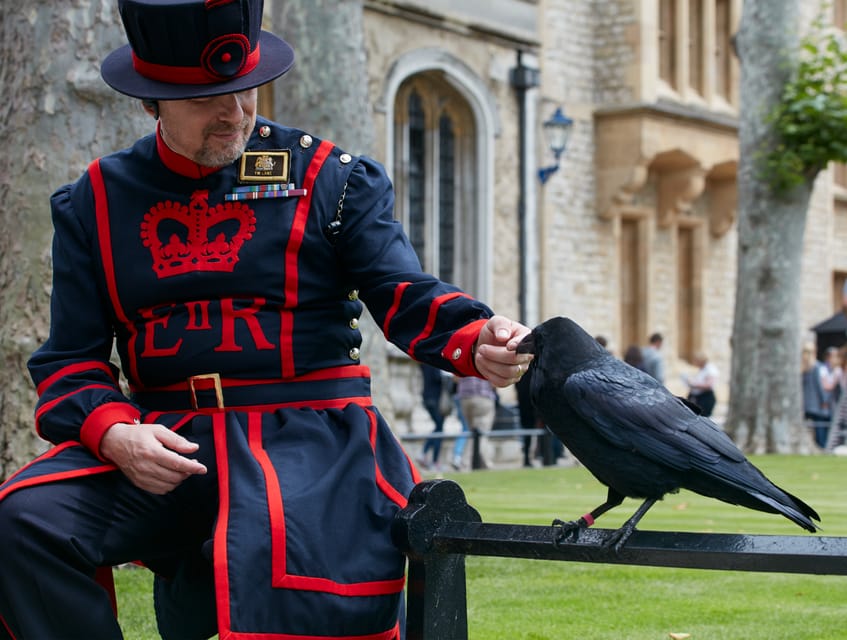 London: Tower of London, Hop-on, Hop-off Bus & River Cruise - How to plan the day without losing hours
