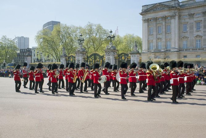 London Vintage Bus Tour Including River Thames Cruise with Optional Lunch - Trafalgar Square and St. Paul’s pass by the window