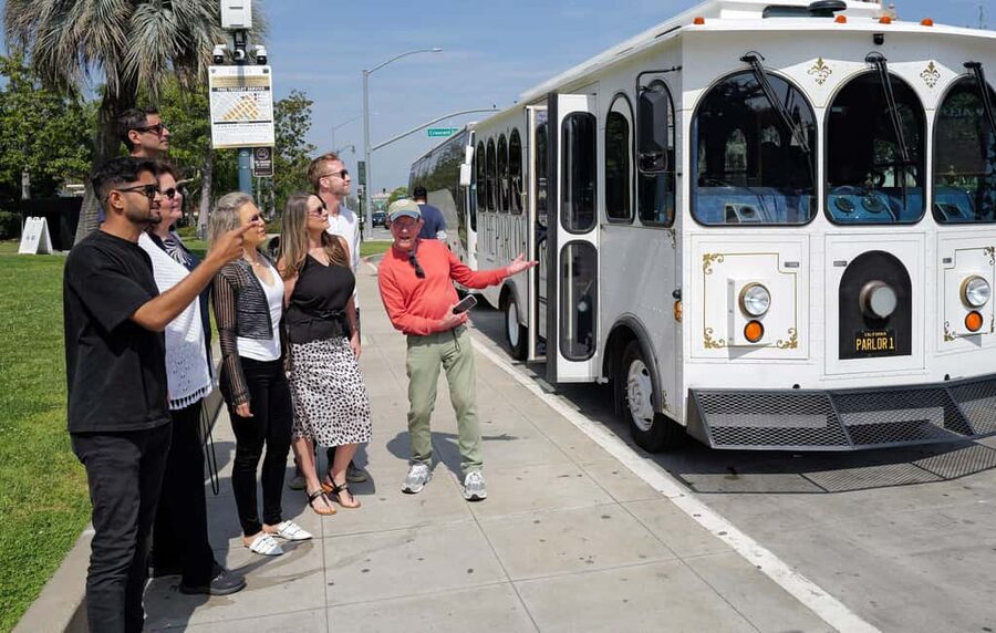 Los Angeles: #1 Trolley Bus Hollywood Sightseeing Tour - Hollywood Hills and the stories of celebrity homes