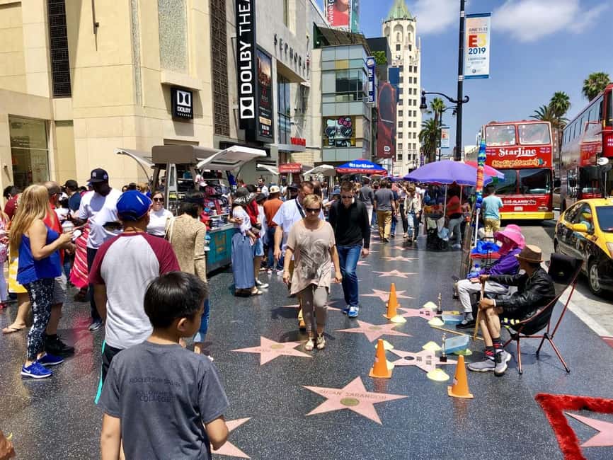 Los Angeles: Hollywood and Beverly Hills Guided Bus Tour - Beverly Hills and the celebrity-home route