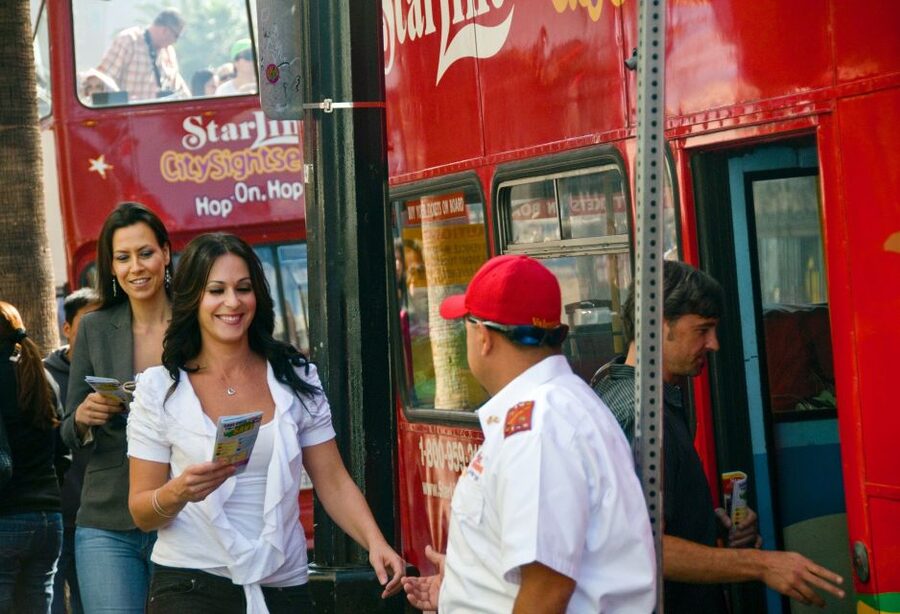 Los Angeles: Hop-On Hop-Off Bus Tour with Audio Guide - The Hollywood Red Route, from the Walk of Fame to Beverly Hills