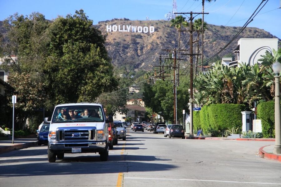 Los Angeles: Warner Bros Studio Hollywood & Bus Tour Package - A movie-studio morning with real sets