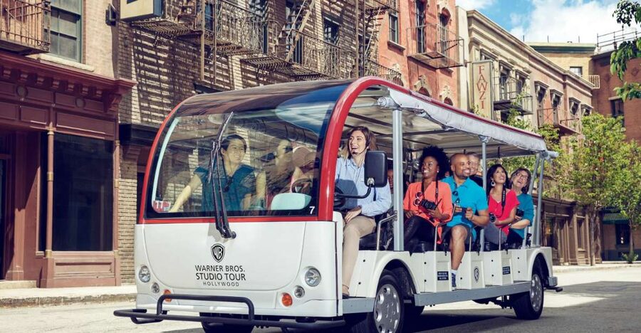 Los Angeles: Warner Bros Studio Hollywood & Bus Tour Package - Friends, The Big Bang Theory, DC, and Harry Potter