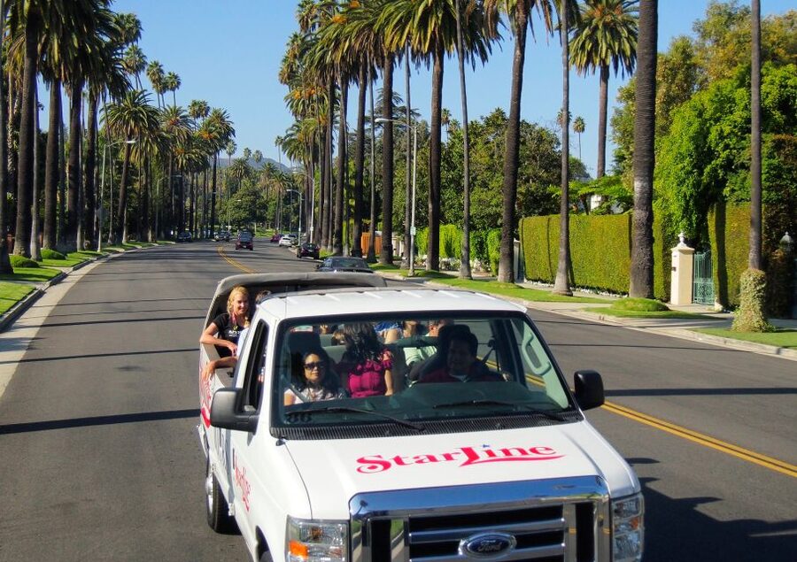 Los Angeles: Warner Bros Studio Hollywood & Bus Tour Package - Should you book it?